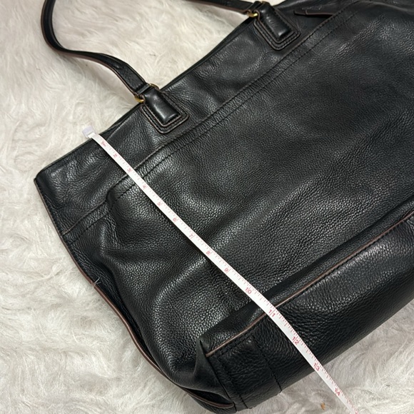 Fossil Black Leather Bag/Tote pre-owned. - Picture 6 of 7
